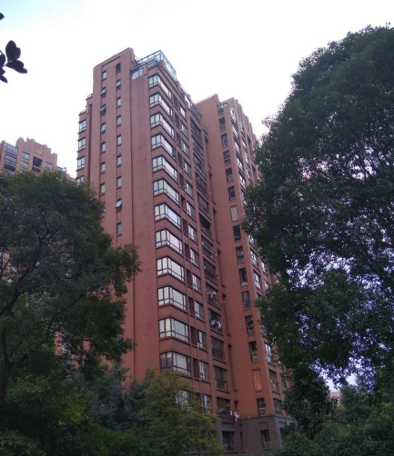 上海市虹口区宝华城市花园8栋4F及车库 