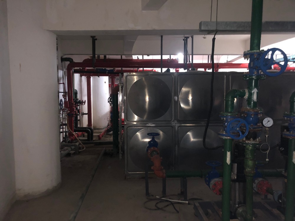 上海市浦东新区艺泰安邦花园沿街商铺425、429栋 