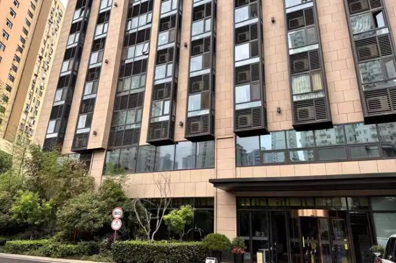 上海市徐汇区金巢铂瑞阁18栋16F 