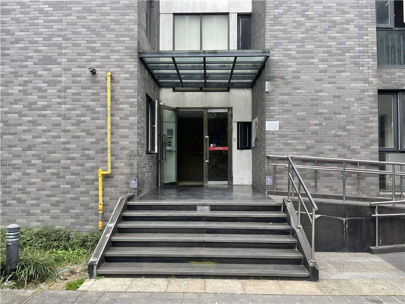 上海市青浦区金地格林郡25栋1F 