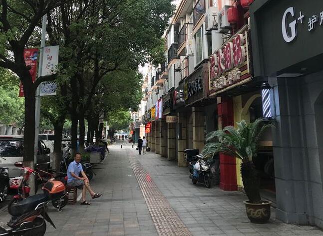 上海市浦东新区阳光欧洲城佳林路107栋1F（商铺）、2-4F（公寓） 