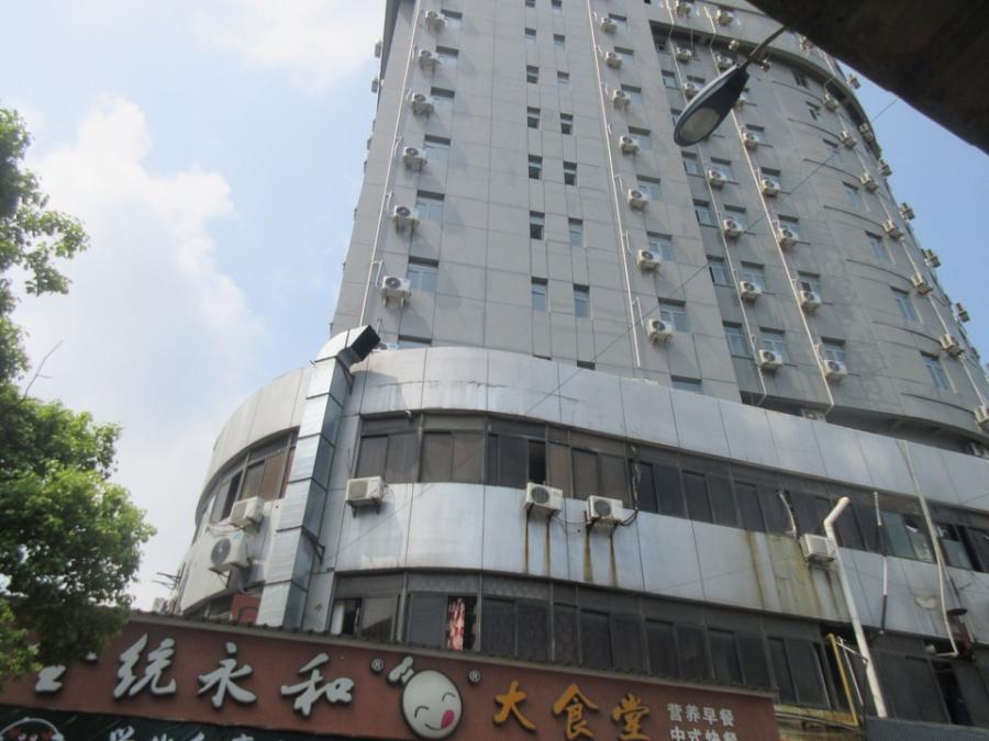 上海市浦东新区学后街商铺花山路1062栋1F 