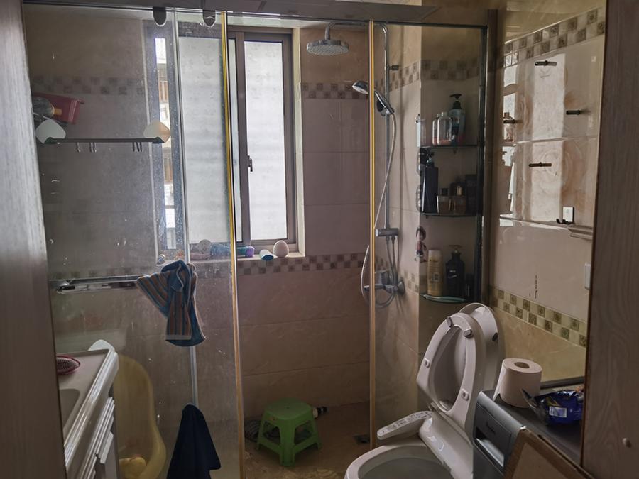 上海市长宁区张泾小区118栋3F 