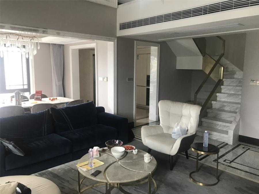 上海市黄浦区露香园7栋19F 