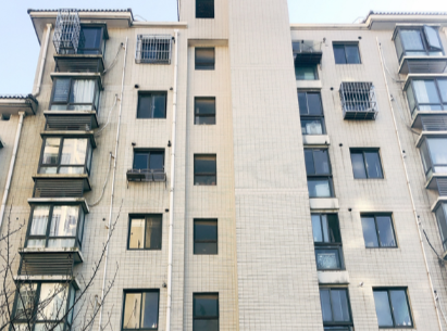 上海市宝山区新天地荻泾花园34栋1F 