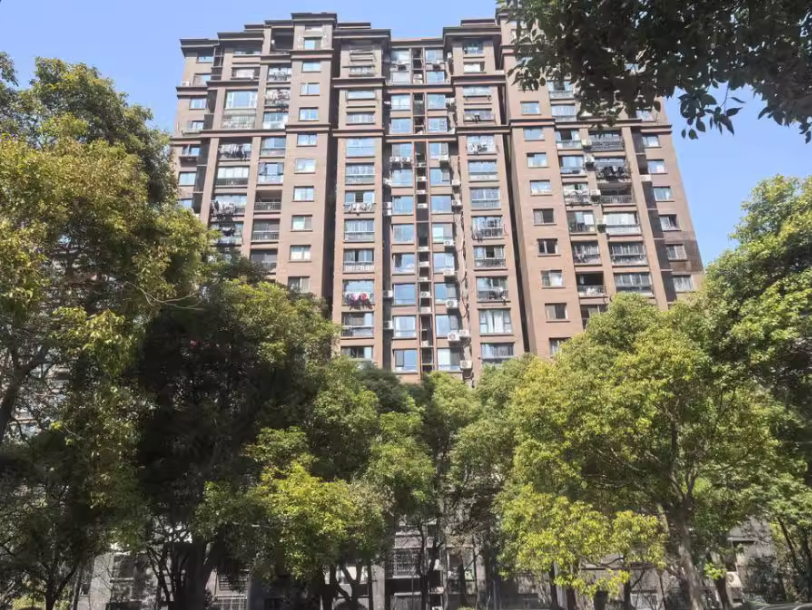 上海市宝山区琉樽尚品14栋13F 