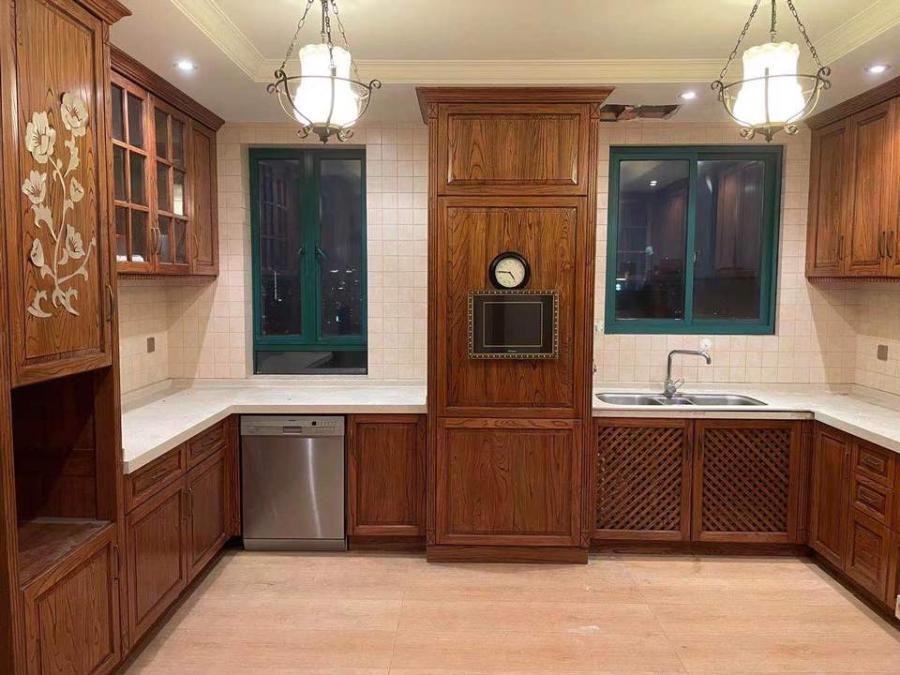 上海市徐汇区永新花苑18栋33F及地下车位 