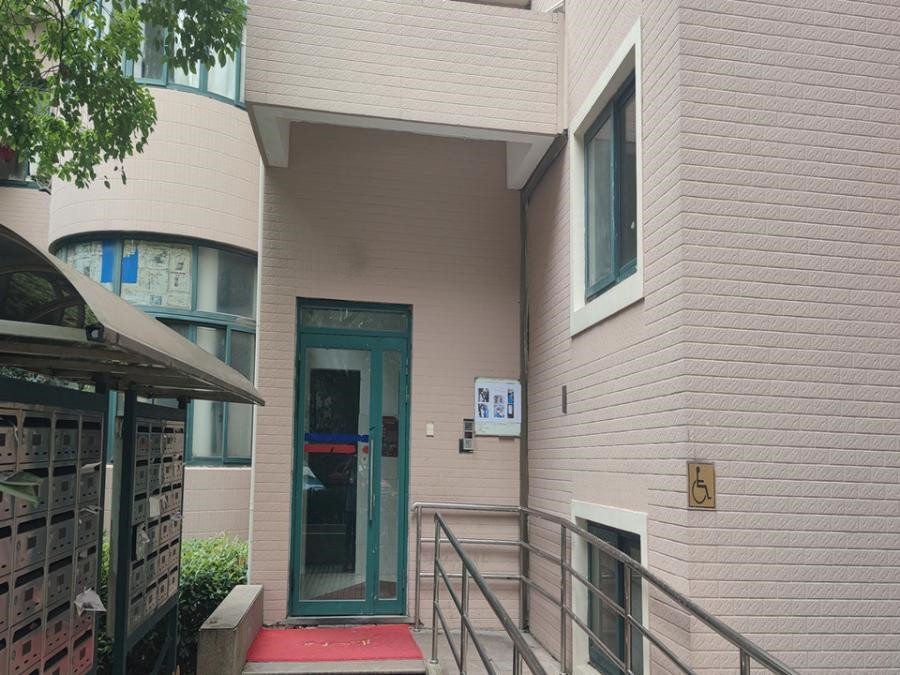 上海市徐汇区徐汇公寓2栋11F 