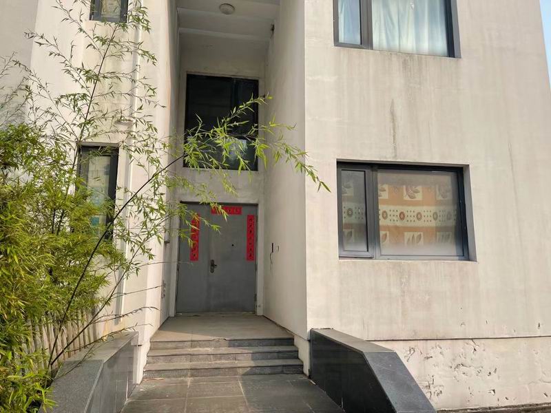 上海市嘉定区魏玛原墅安亭镇173栋 