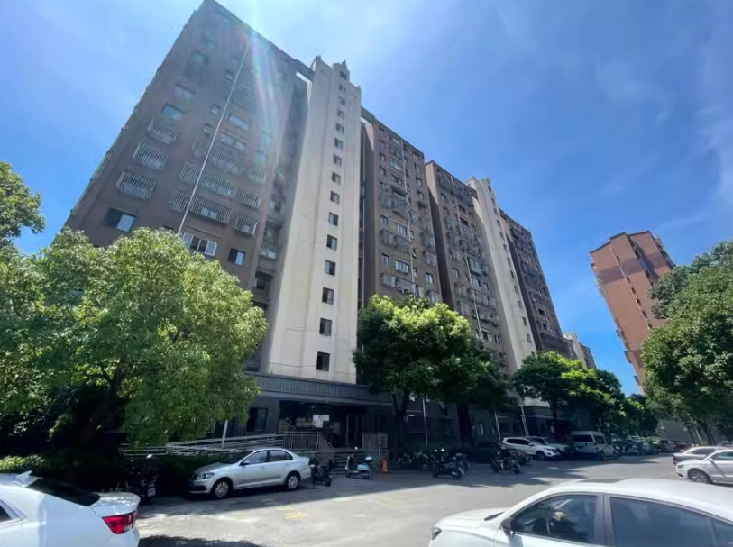 上海市浦东新区川虹新苑27栋4F 