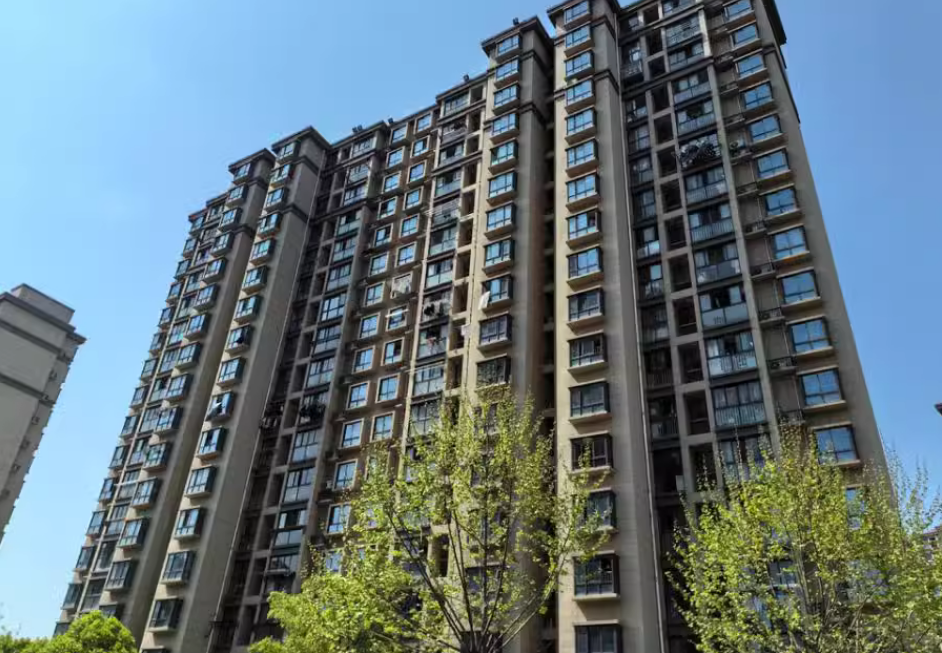 上海市松江区明中苑45栋3F 