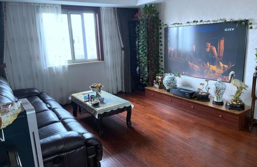 上海市长宁区名都公寓83栋16F 