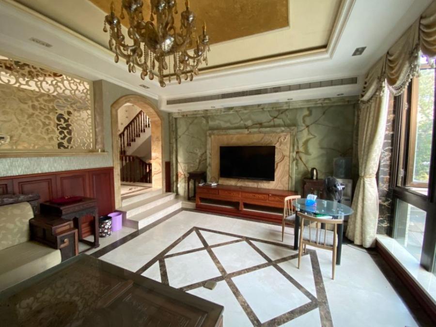 上海市嘉定区嘉宝紫提湾172栋1-3F 