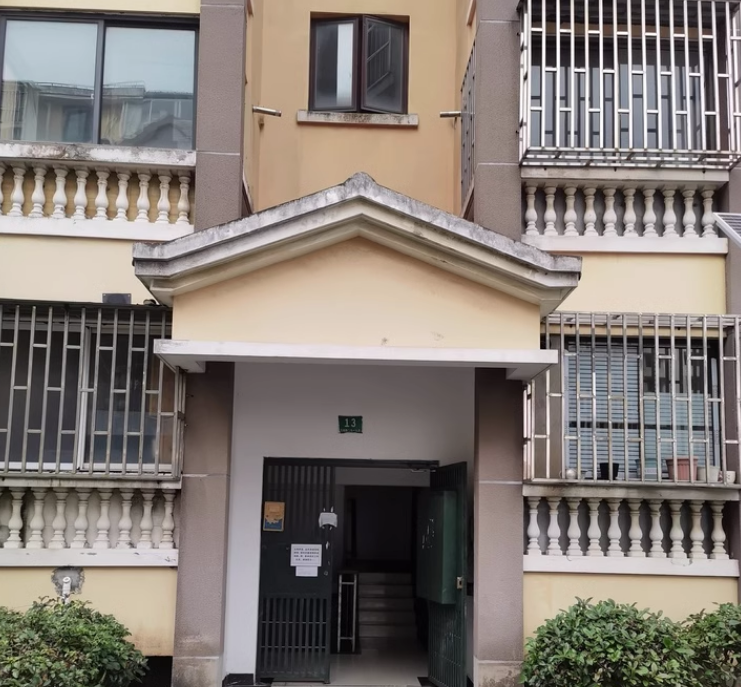 上海市奉贤区龙达新苑13栋2F 