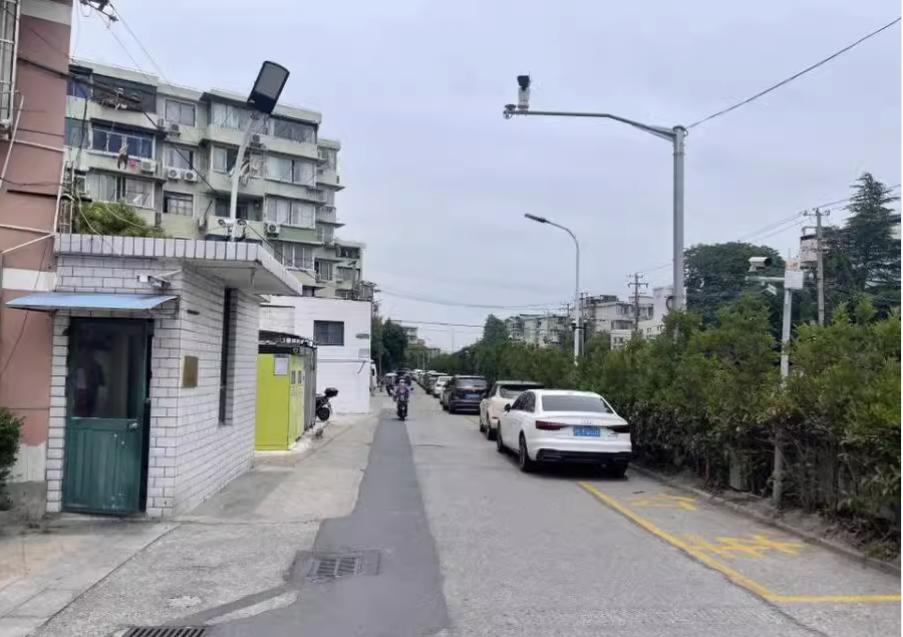 上海市宝山区逸仙路1321弄小区82栋5F 