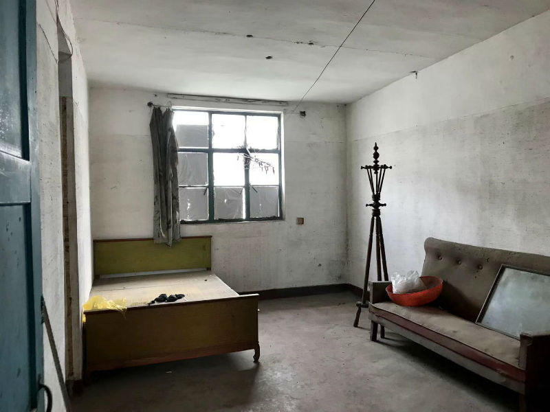 上海市奉贤区解放一村28栋6F 