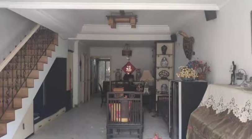 上海市宝山区锦秋花园三区107栋 