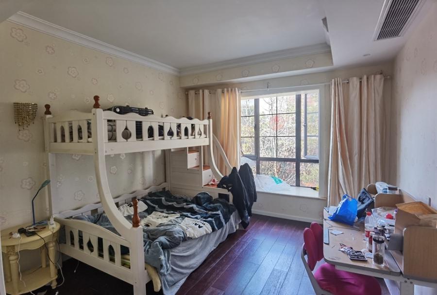 上海市宝山区旭辉依云湾18栋1-2F 