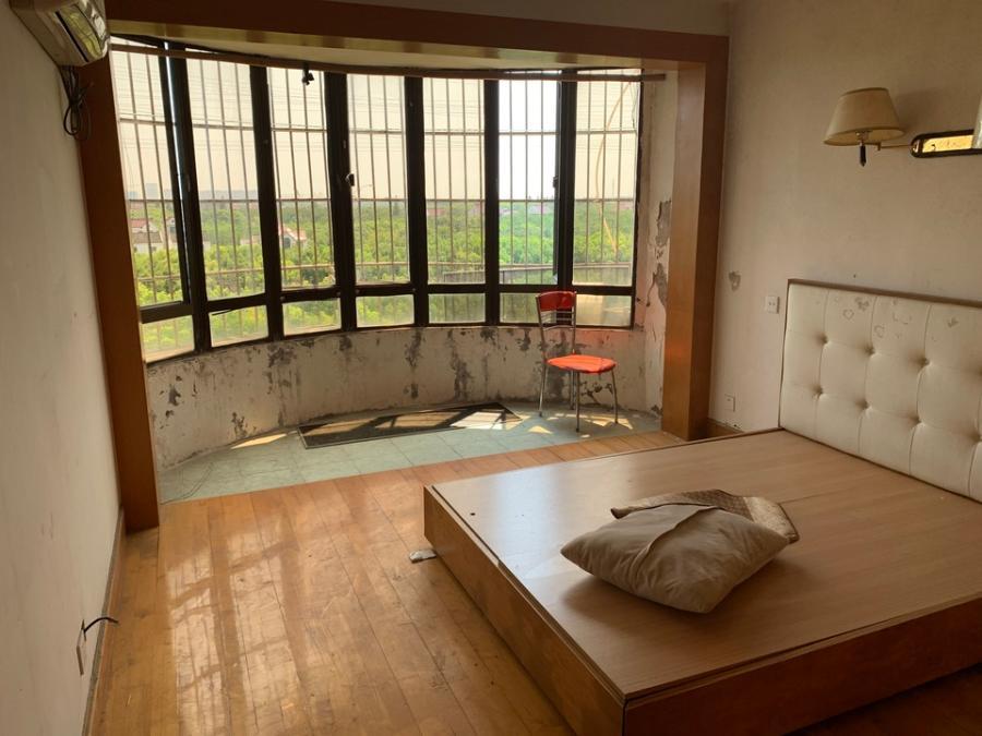 上海市奉贤区江海二村224栋6F 