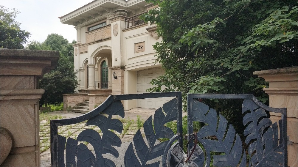 上海市松江区佘山东紫园 佘山镇58栋 