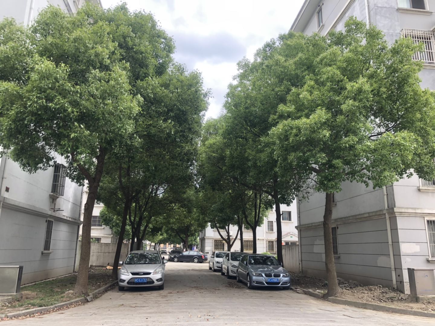 上海市松江区花园浜小区43栋1F 