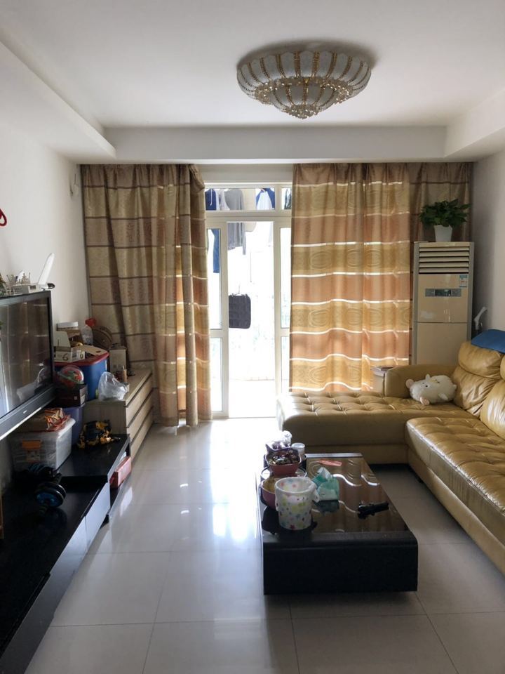 上海市松江区西南名苑75栋3F 