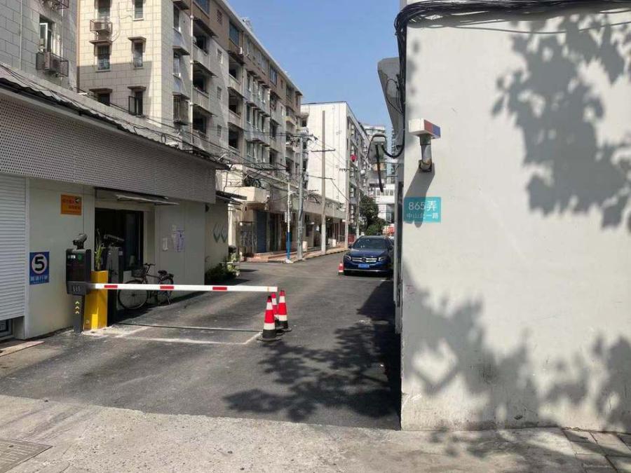 上海市虹口区中山北一路865弄小区8栋2F 
