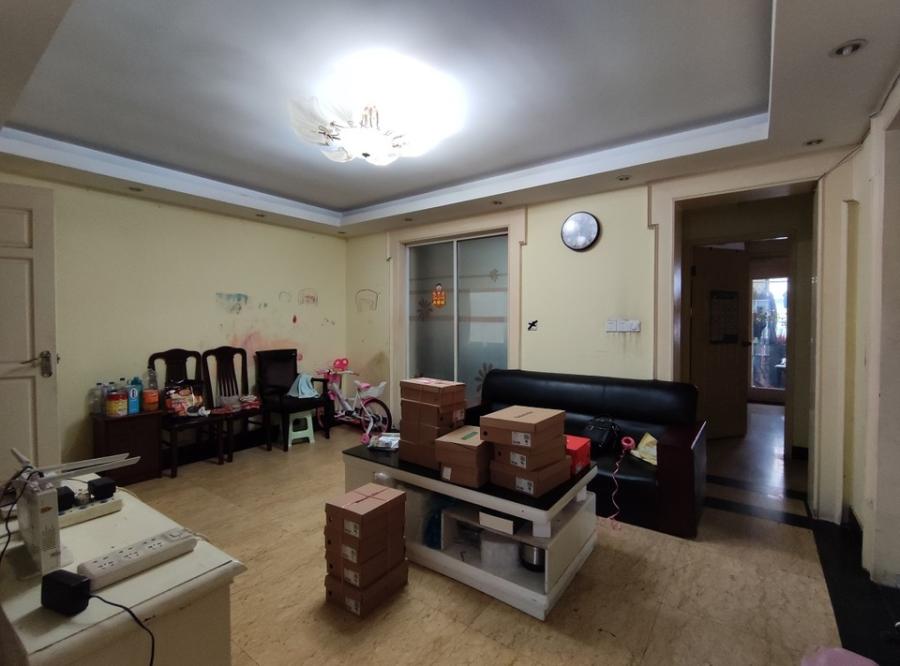 上海市嘉定区玉兰二村66栋1F 