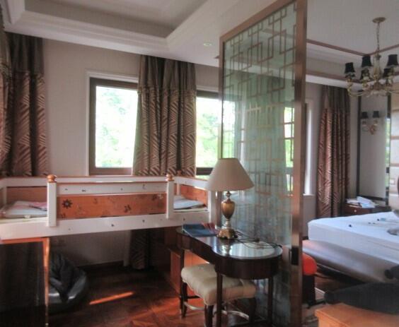 上海市浦东新区梵克雅堡26栋1F 