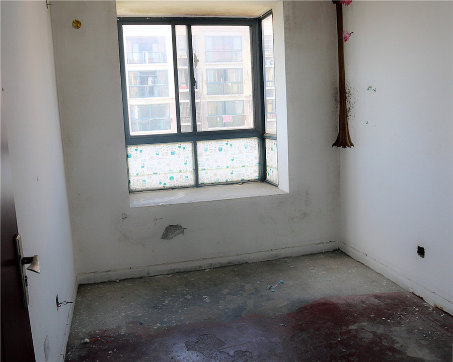 上海市宝山区丰水宝邸西苑44栋12F 