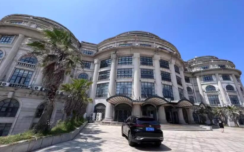 上海市奉贤区棕榈滩酒店288栋 