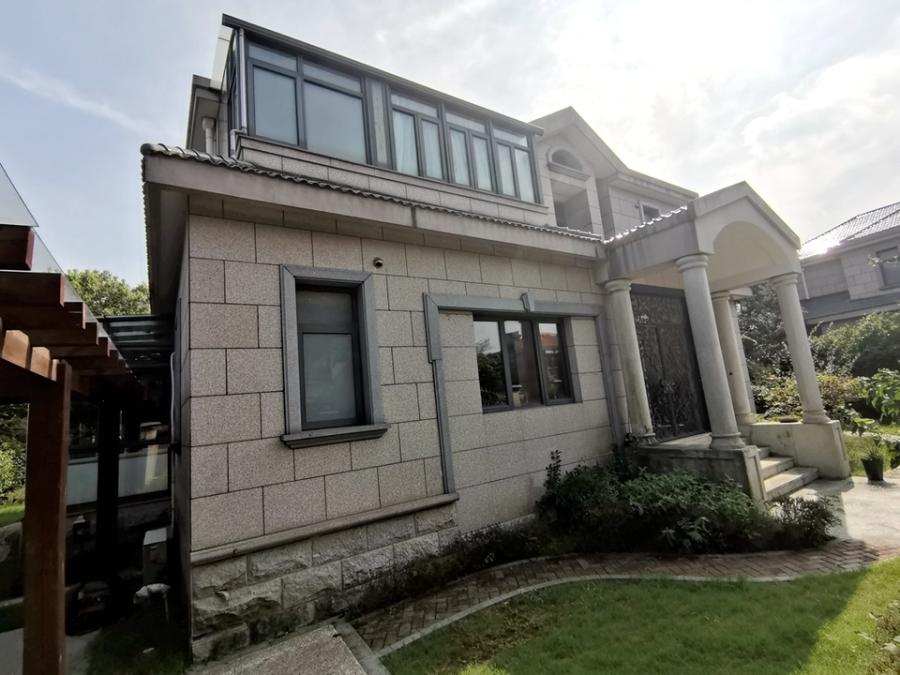 上海市松江区昌鑫花园569栋 