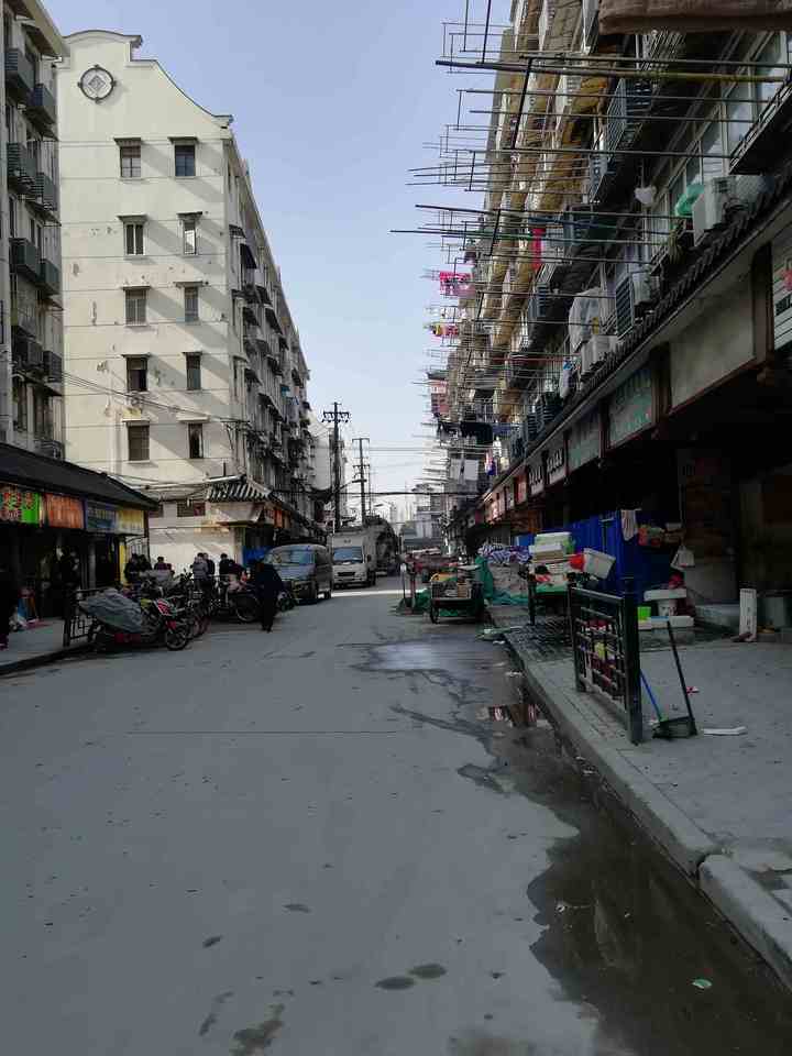 上海市普陀区22弄小区8栋3F 