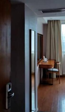 上海市静安区长安大厦1001栋20F8处 