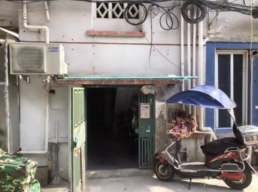 上海市杨浦区长白三村1栋1F 