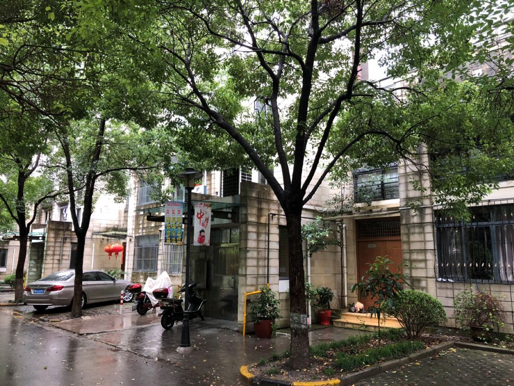 上海市松江区丽水豪庭28栋1F 