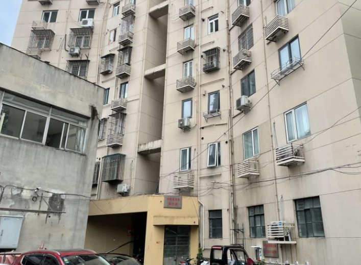 上海市普陀区海鑫公寓14栋2F 