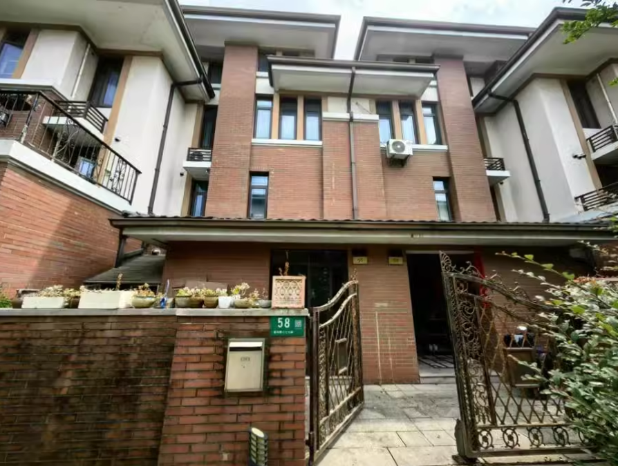 上海市闵行区万顺水原墅58栋1-3F 