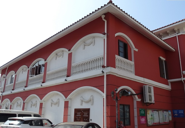 上海市奉贤区歌登堡KTV城大路201弄49栋1-2F 