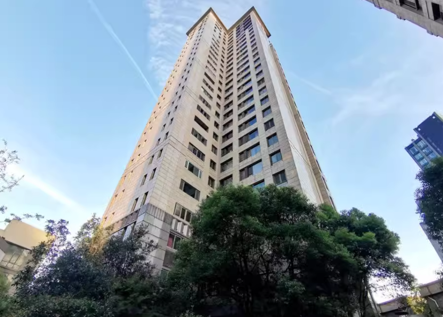 上海市静安区中粮天悦壹号1栋18F及地下1F车位 