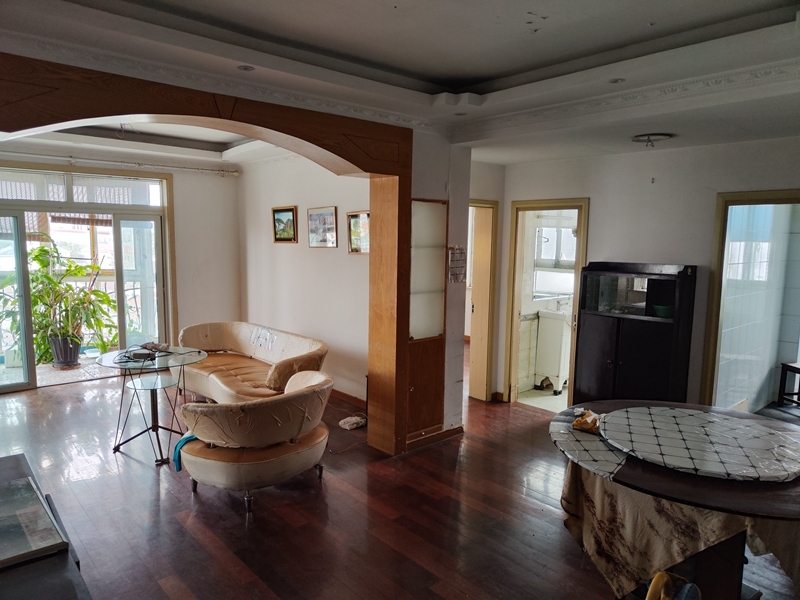 上海市宝山区景泰公寓1栋8F 