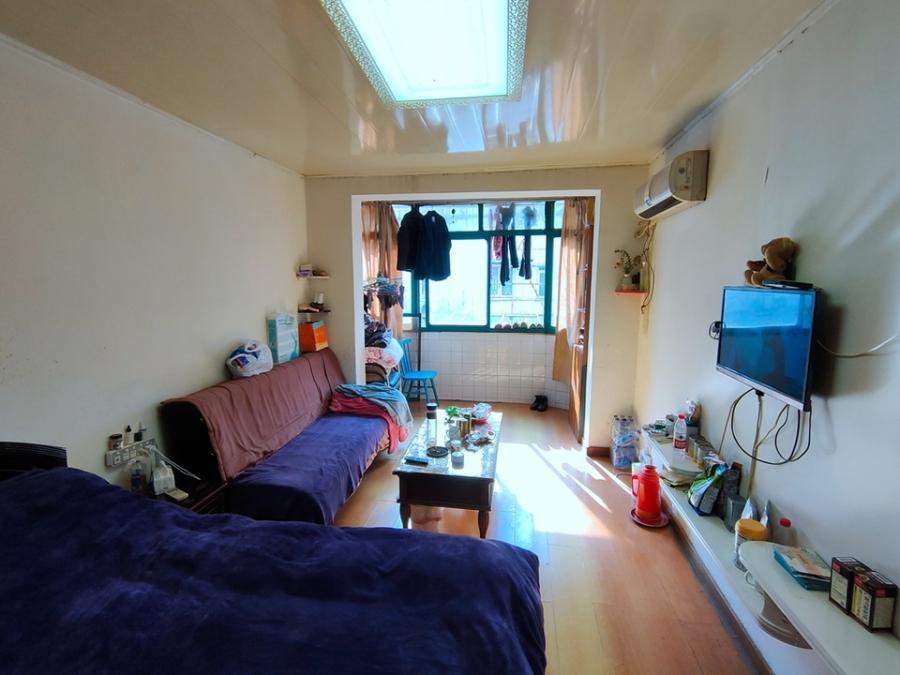 上海市虹口区水电路583弄小区10栋4F 