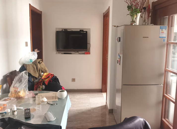 上海市松江区荣乐小区11号603室 