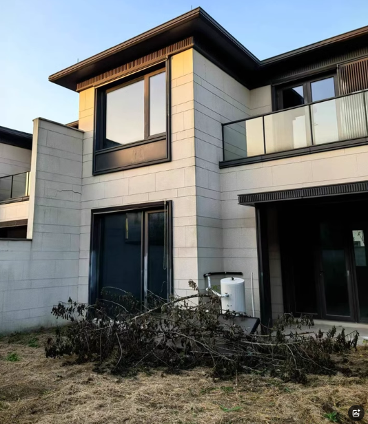 上海市崇明区山水拾间陈家镇222栋 