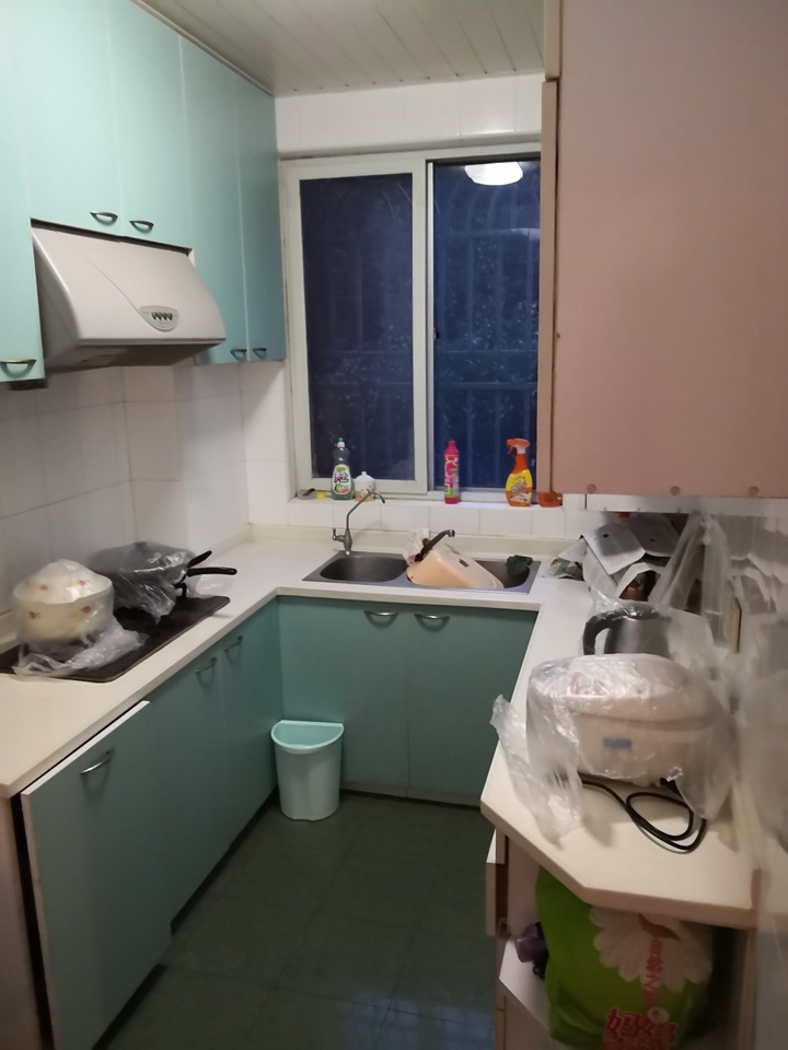 上海市静安区申地公寓15栋2F 