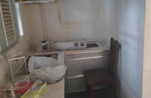 上海市静安区唐家沙小区13栋1F 