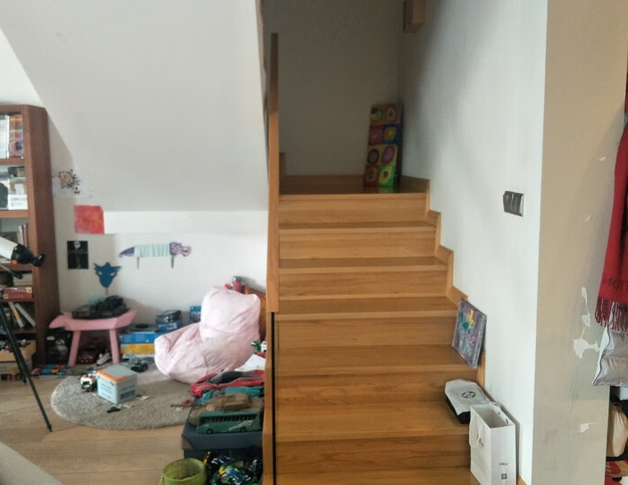 上海市长宁区虹桥华庭3栋17F 