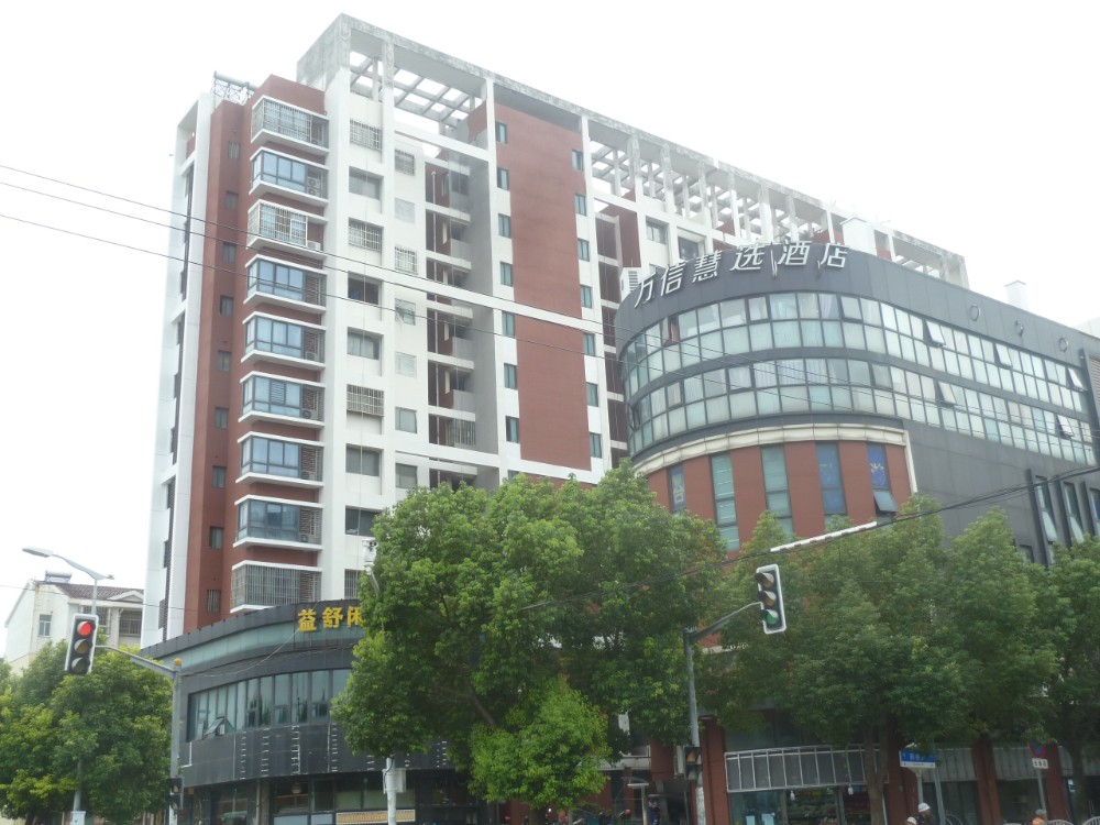 上海市青浦区新桥路商铺新桥路581弄7栋 