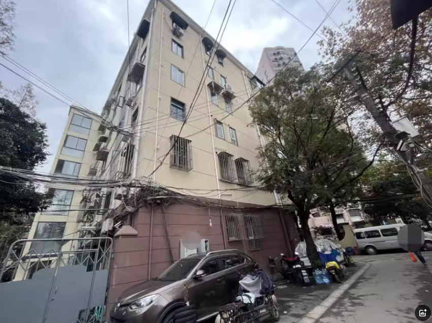 上海市长宁区兴星公寓52栋4F 