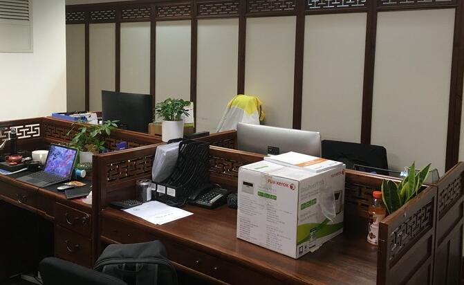 上海市长宁区SOHO中山广场1065栋6F及储藏室2间，车位3个 